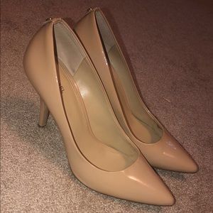 Michael Kors Nude Pumps